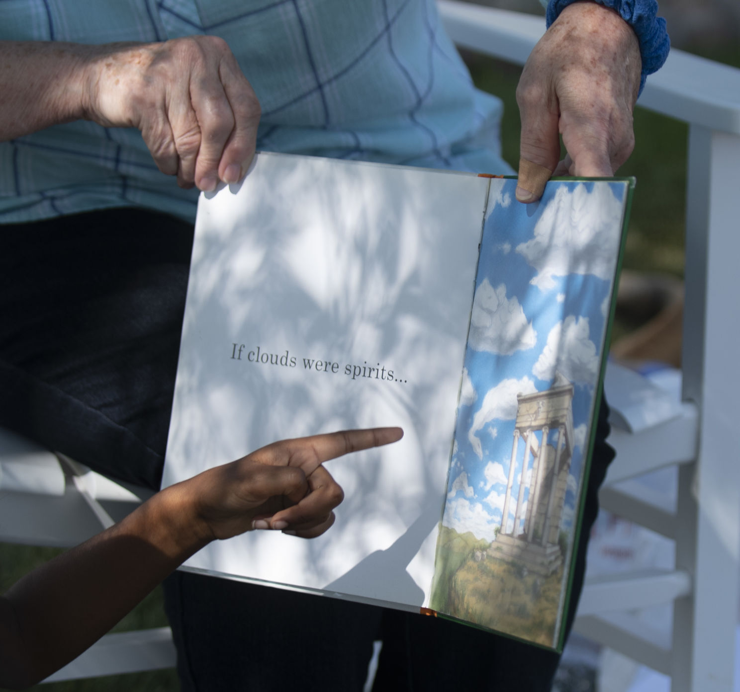 Neighborhood reading
